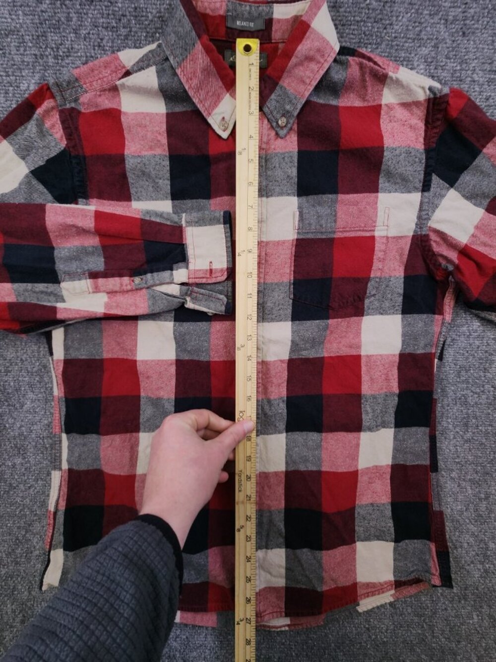 Eddie Bauer Relaxed Fit Men's Medium Red Plaid Flannel Long Sleeve Button Up - Picture 3 of 9